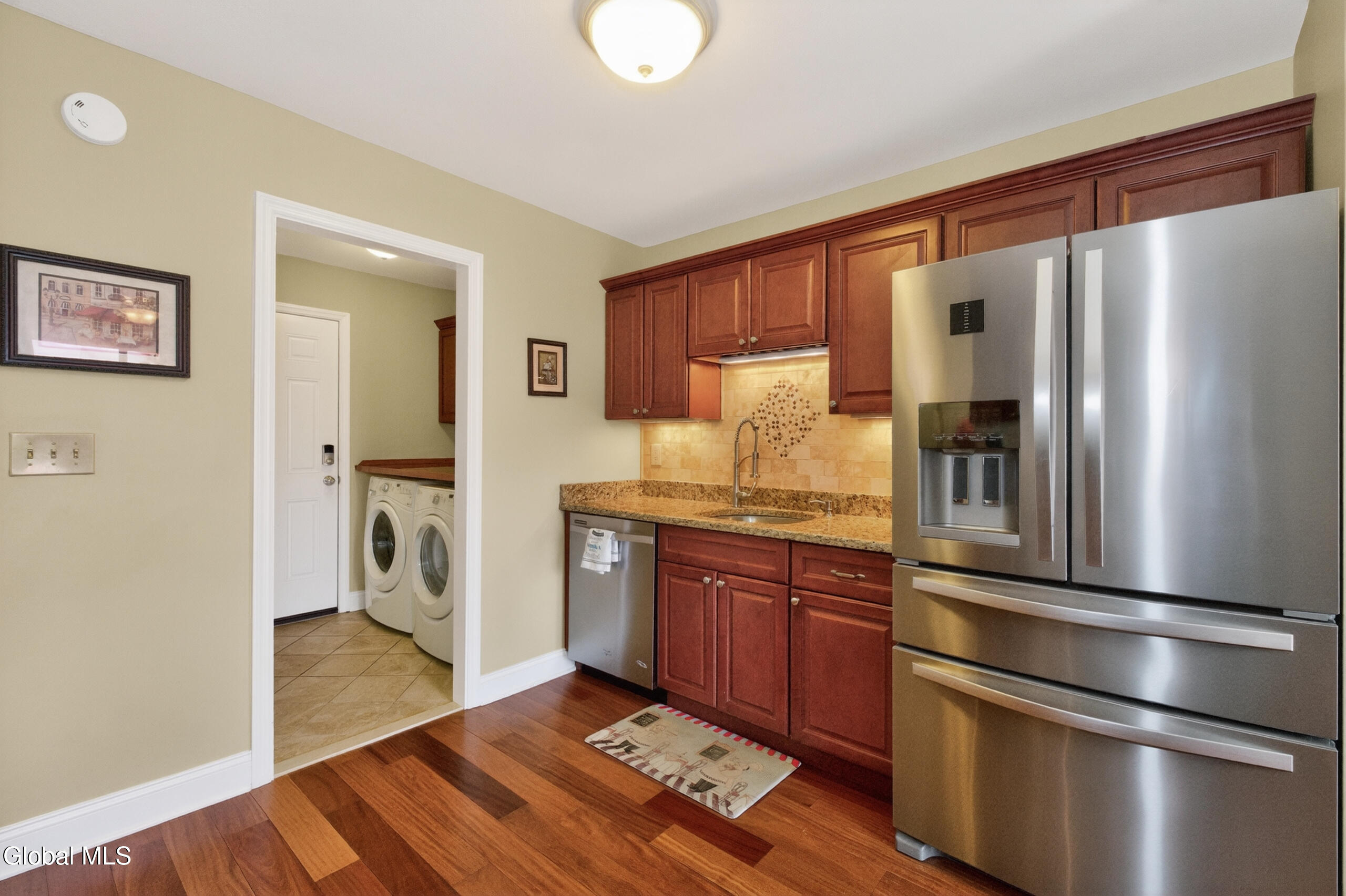 47 Pico Road Clifton Park, NY 12065 - Photo 12 of 37 2 Kitchen 5