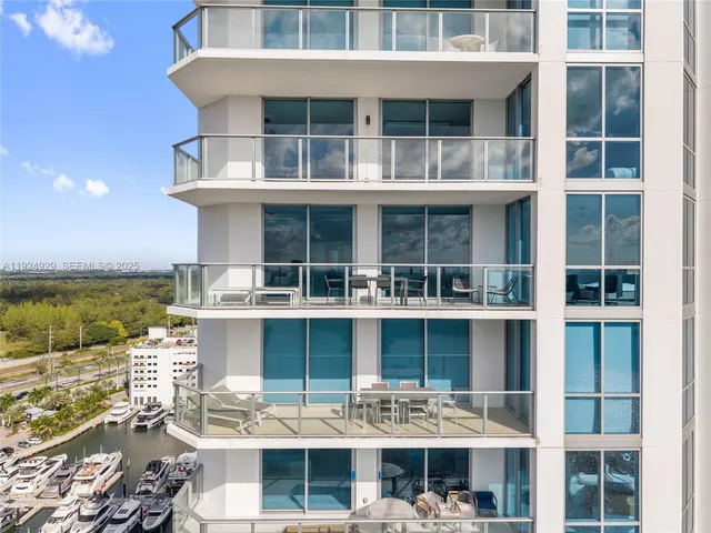 $1,450,000 | 17111 Biscayne Boulevard, Unit 2002, North Miami Beach, FL 33160