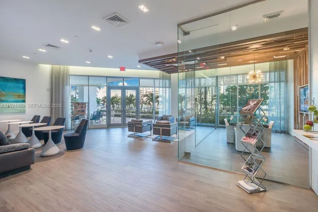 $1,450,000 | 17111 Biscayne Boulevard, Unit 2002, North Miami Beach, FL 33160