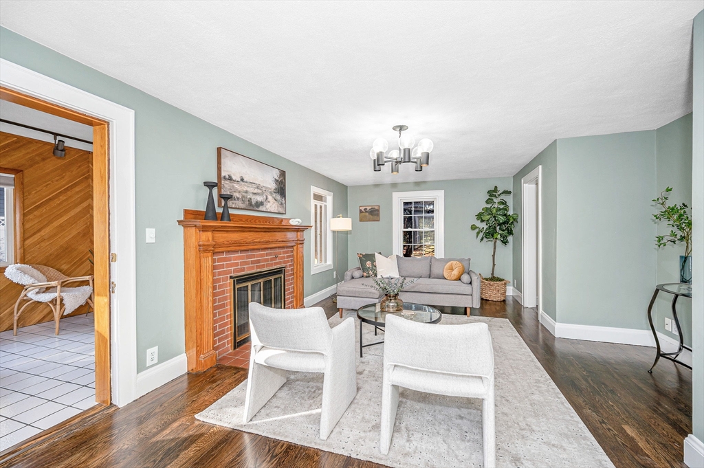 29 Knollwood Road Reading, MA 01867 - Photo 5 of 36 Gallery Image 5