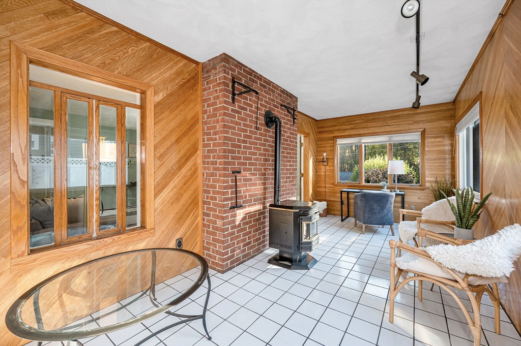 29 Knollwood Road Reading, MA 01867 - Photo 8 of 36 Gallery Image 8