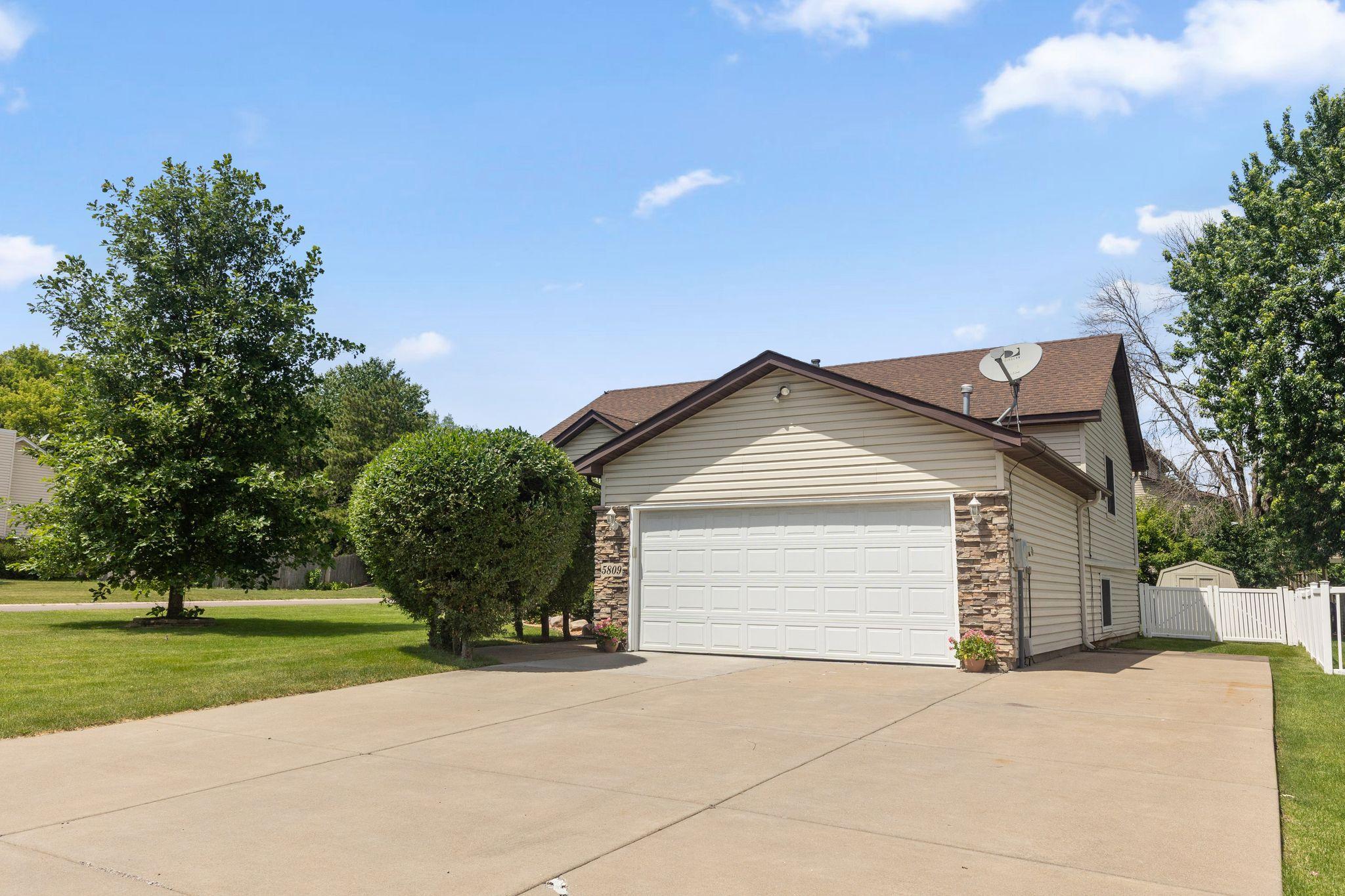 5809 126th Street West Apple Valley, MN 55124 - Photo 2 of 16