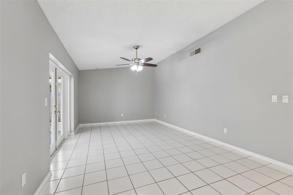 1733 Sutton Place Dunedin, FL 34698 - Photo 5 of 38