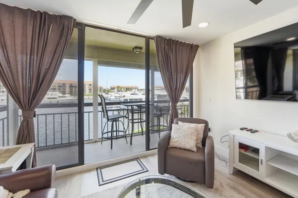 $590,000 | 2501 Marina Isle Way, Unit 203, Jupiter, FL 33477