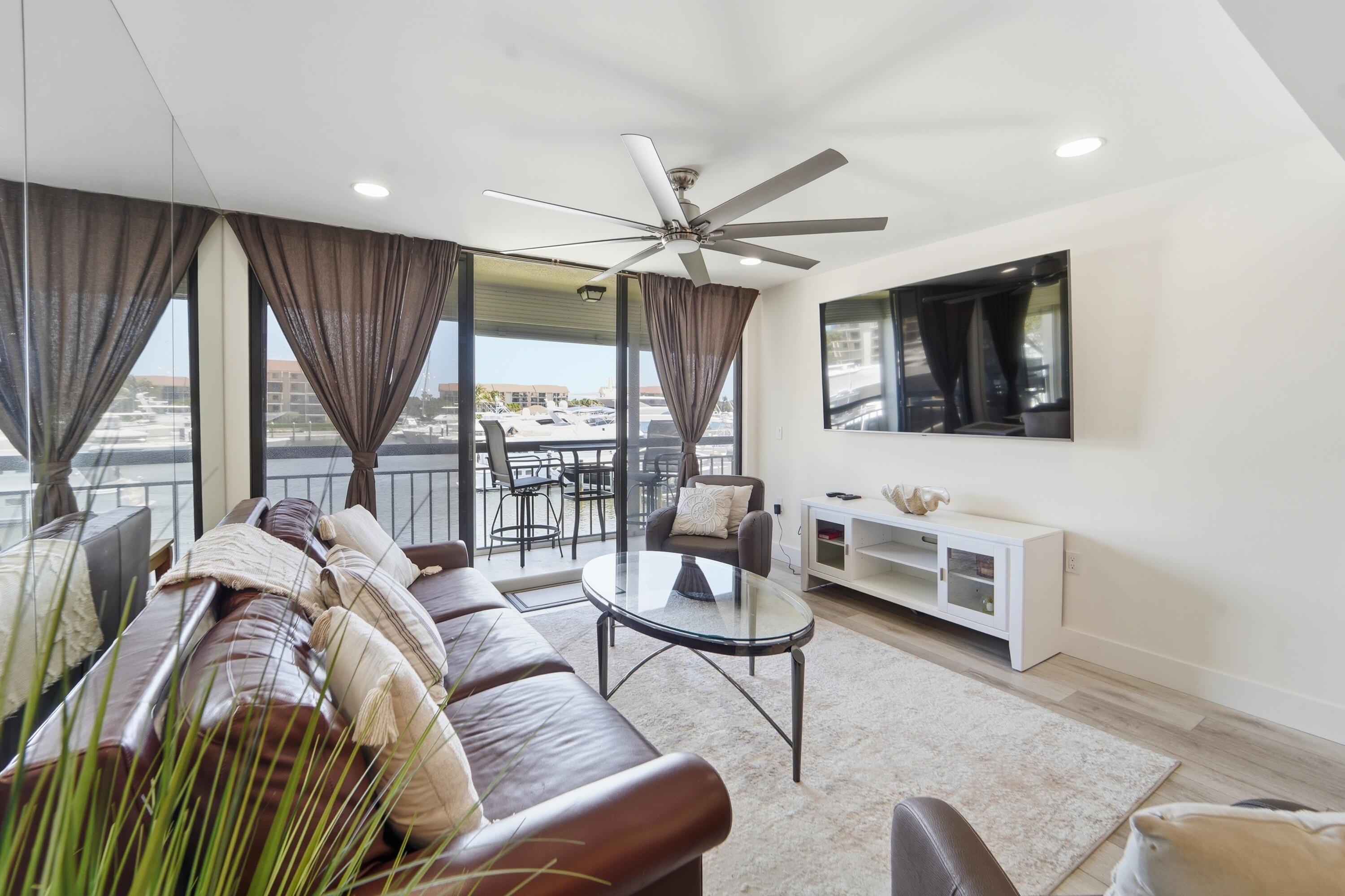 2501 Marina Isle Way, Unit 203 Jupiter, FL 33477 - Photo 15 of 67 Living Room