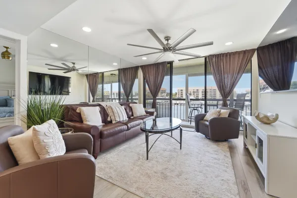 $590,000 | 2501 Marina Isle Way, Unit 203, Jupiter, FL 33477