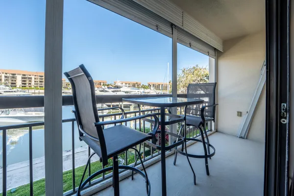 $590,000 | 2501 Marina Isle Way, Unit 203, Jupiter, FL 33477