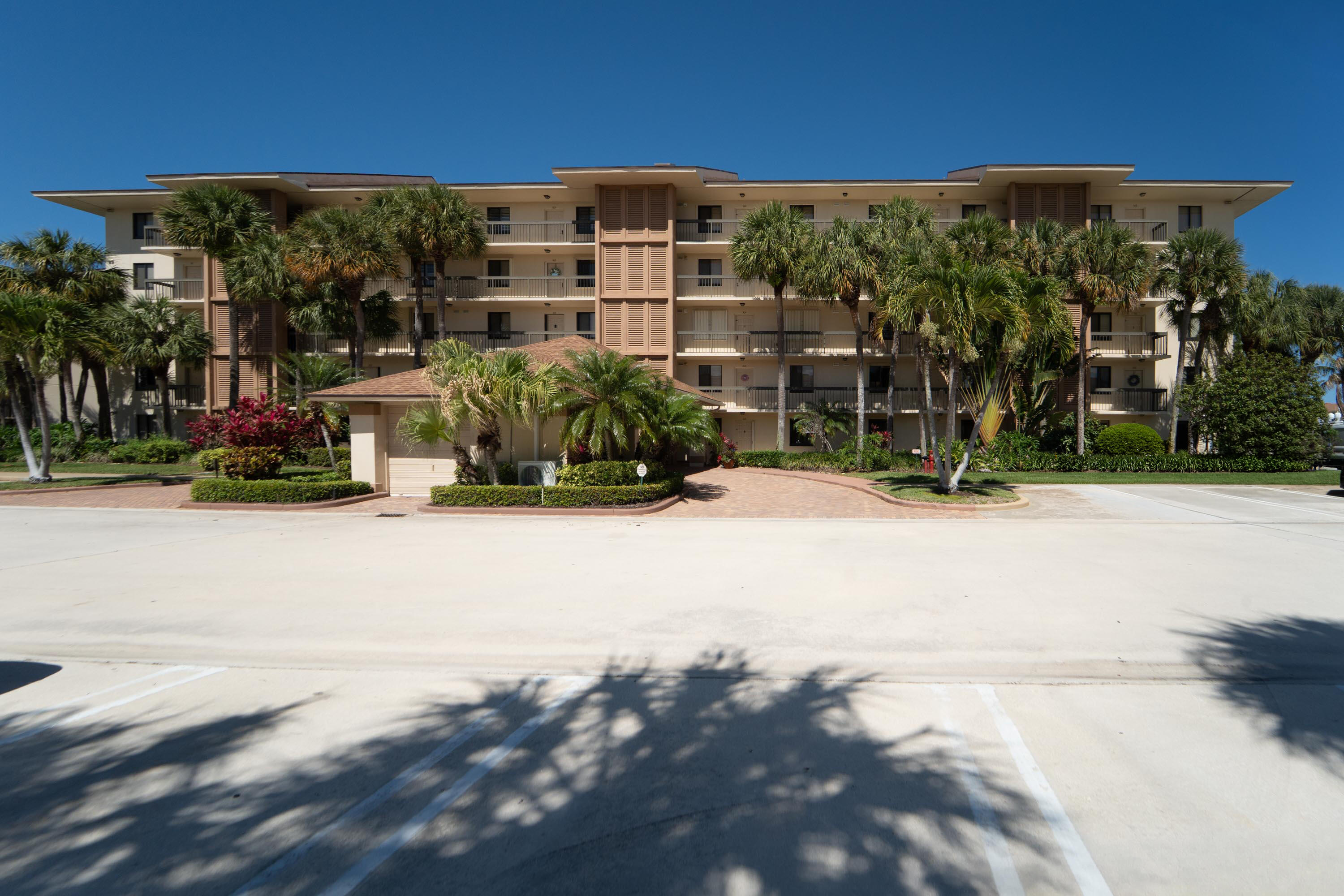 2501 Marina Isle Way, Unit 203 Jupiter, FL 33477 - Photo 2 of 67 2501 Marina isle way Apt 203-17