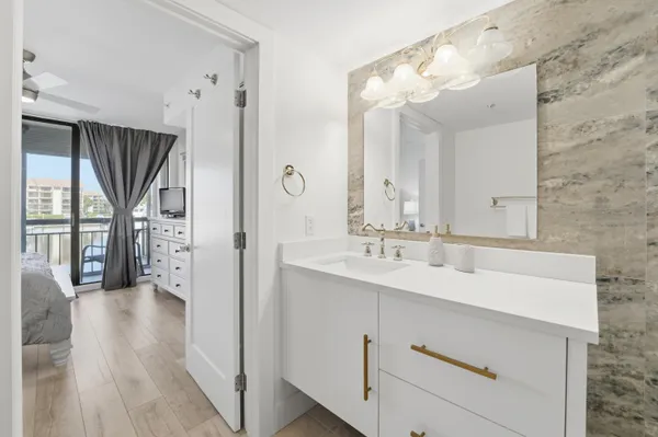 $590,000 | 2501 Marina Isle Way, Unit 203, Jupiter, FL 33477