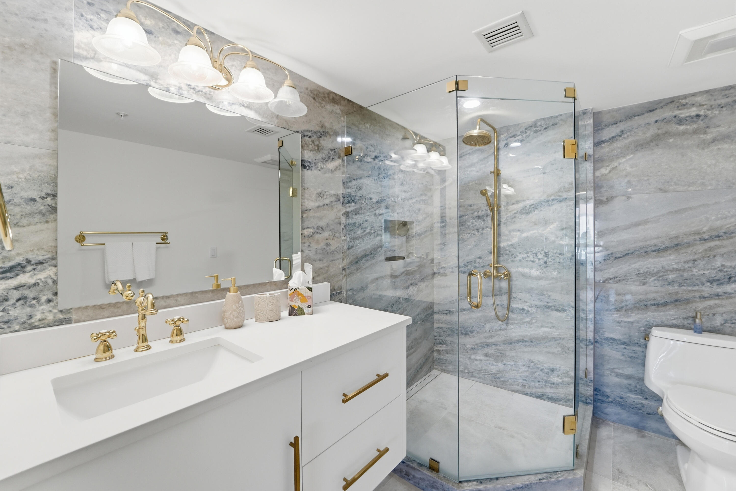 2501 Marina Isle Way, Unit 203 Jupiter, FL 33477 - Photo 29 of 67 Main Bedroom Bath