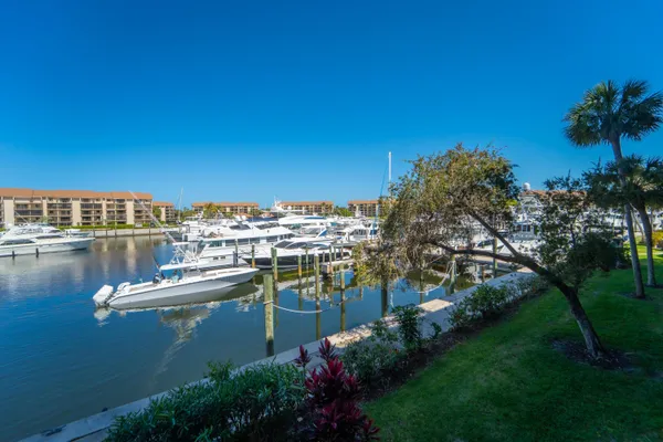 $590,000 | 2501 Marina Isle Way, Unit 203, Jupiter, FL 33477