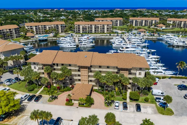 $590,000 | 2501 Marina Isle Way, Unit 203, Jupiter, FL 33477