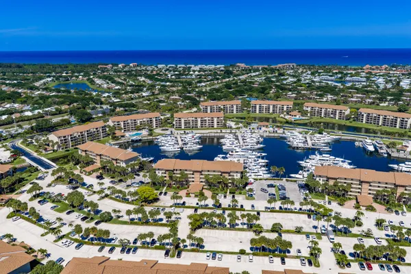 $590,000 | 2501 Marina Isle Way, Unit 203, Jupiter, FL 33477
