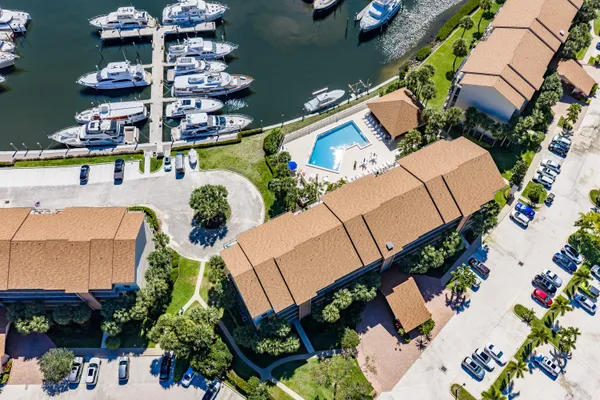 $590,000 | 2501 Marina Isle Way, Unit 203, Jupiter, FL 33477