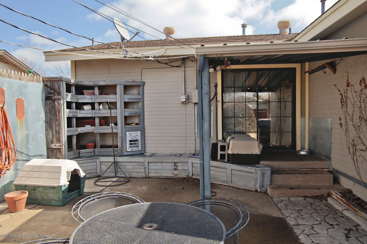 4604 South Lamar Street Amarillo, TX 79110 - Photo 14 of 18 Back porch