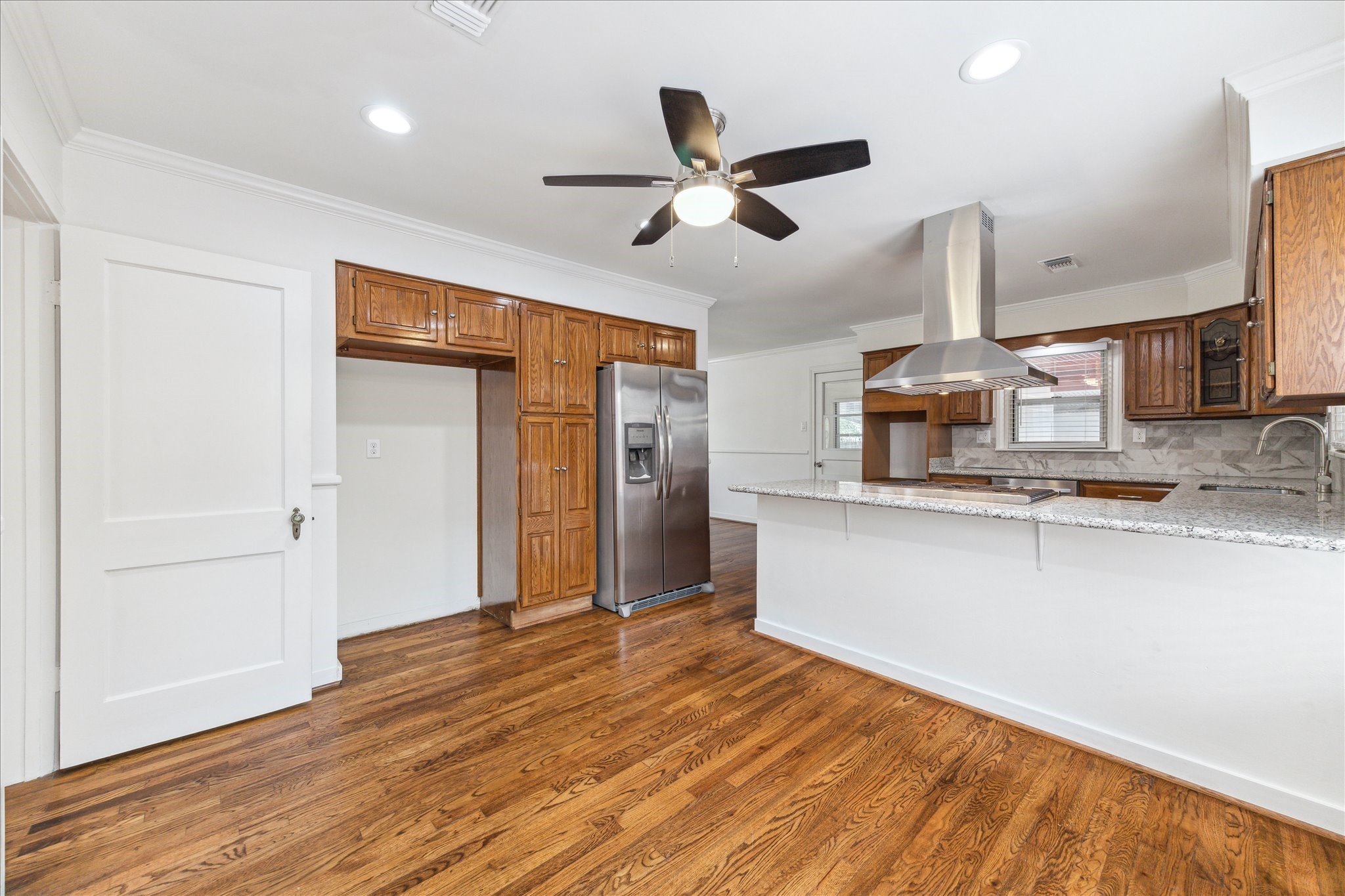 911 West 14th Street Houston, TX 77008 - Photo 6 of 15 Breakfast room