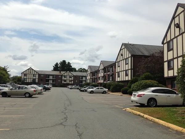 $2,600 | 59 Highland Glen Drive, Unit 318, Randolph, MA 02368