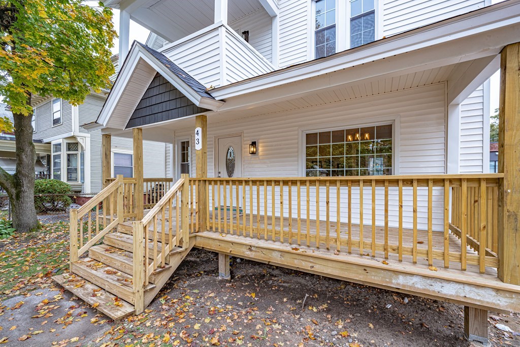43 Dorchester Street Springfield, MA 01109 - Photo 2 of 32 Gallery Image 2