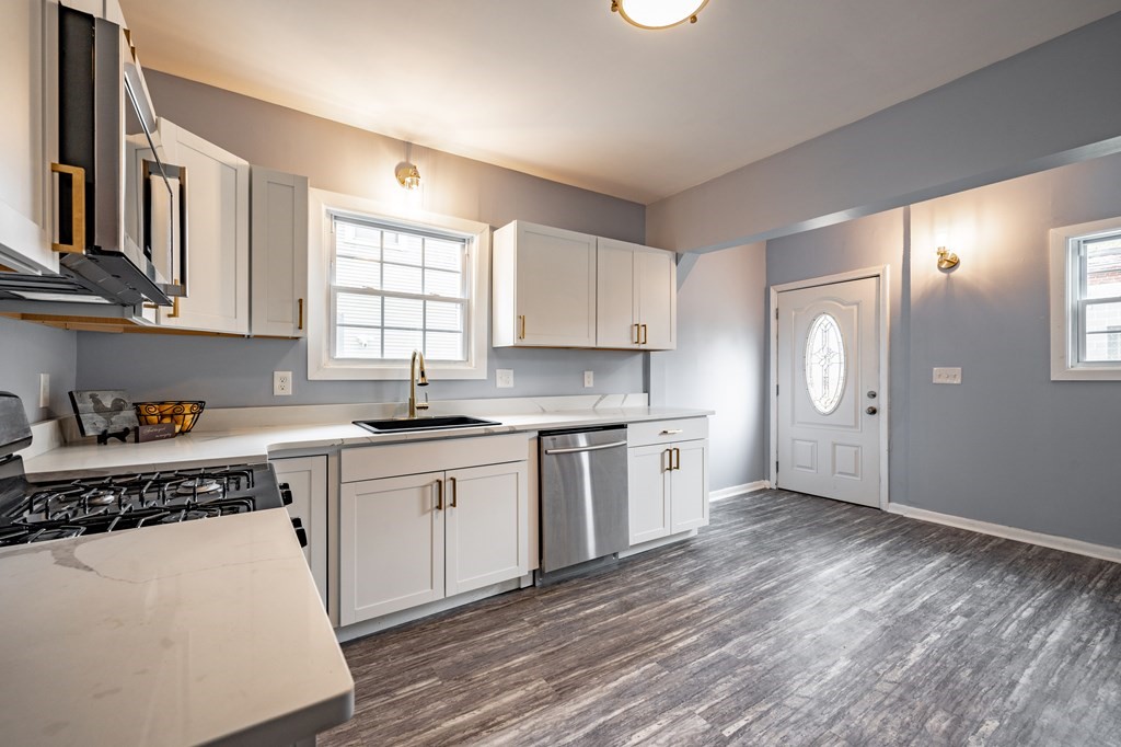 43 Dorchester Street Springfield, MA 01109 - Photo 8 of 32 Gallery Image 8