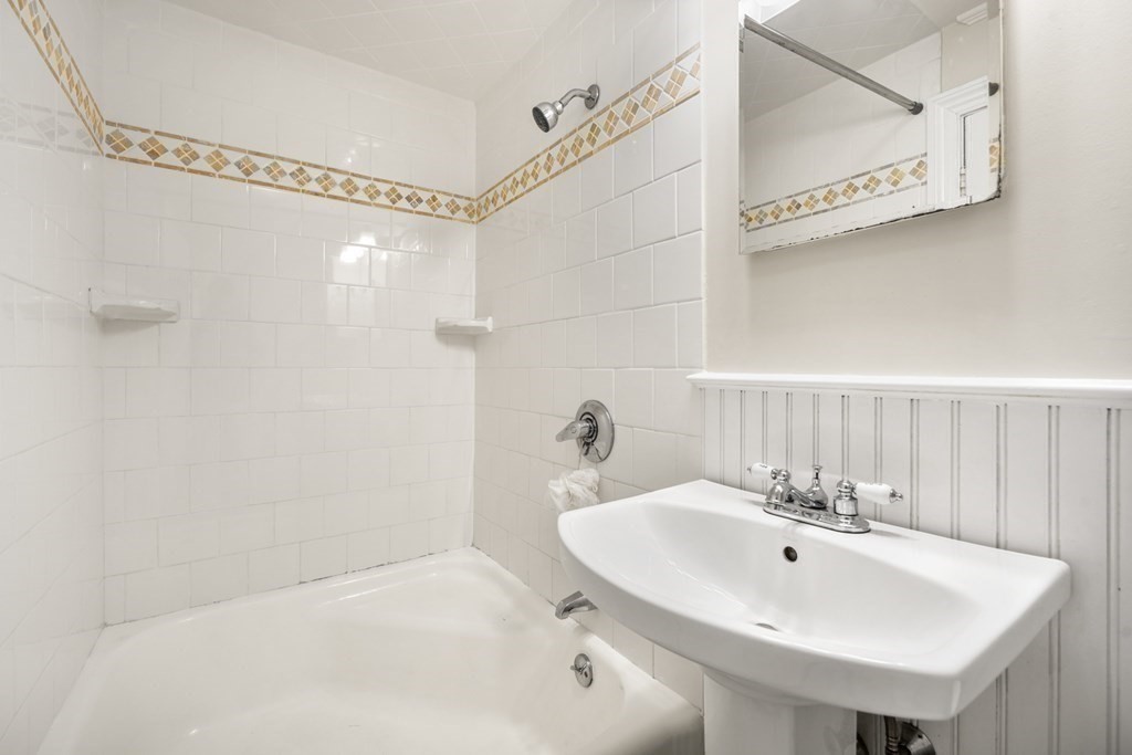 230 Beacon Street, Unit B7 Boston, MA 02116 - Photo 18 of 20