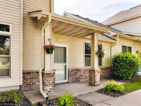 $2,395 | 790 Parkside Lane, Columbia Heights, MN 55421