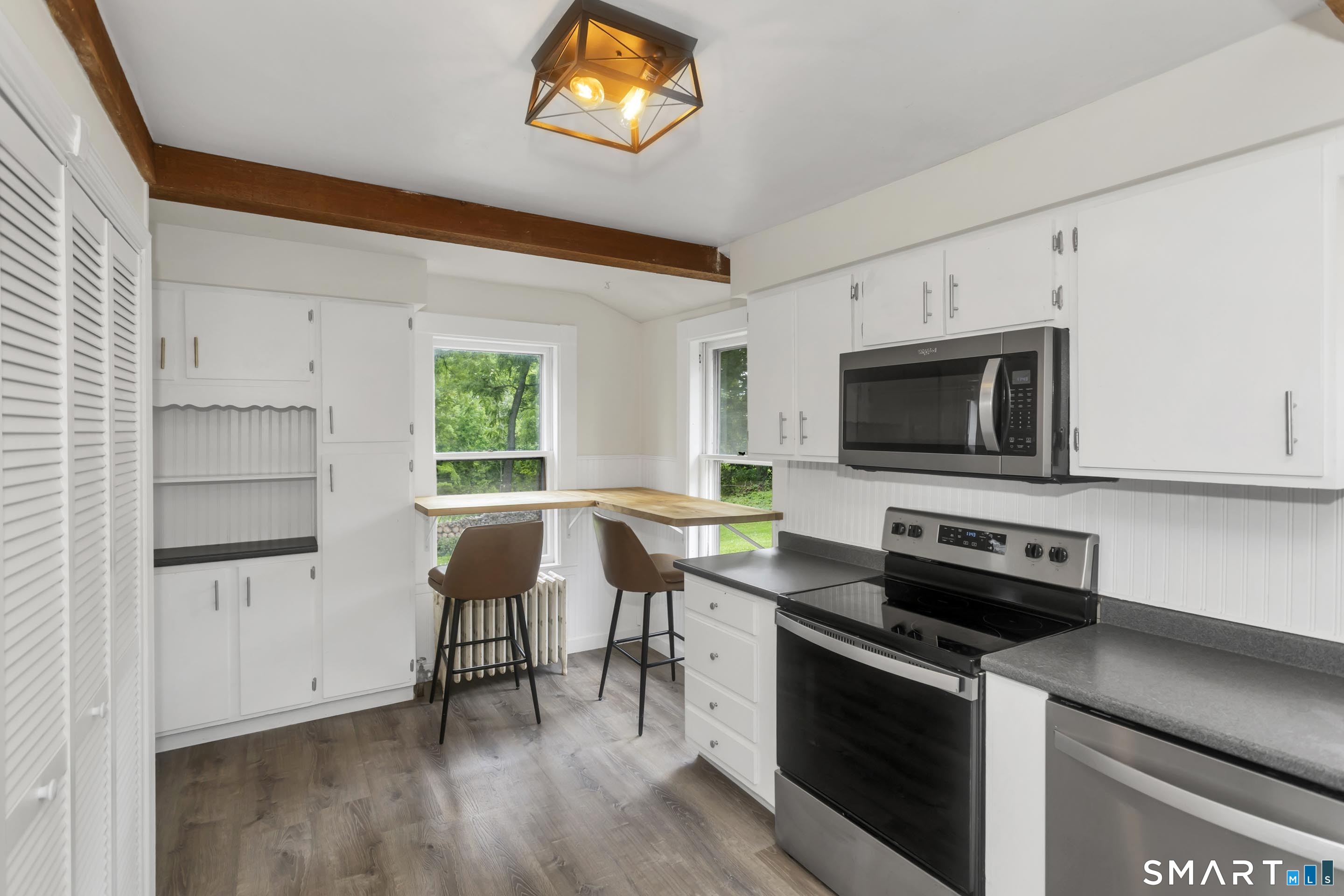 320 Mapleton Avenue Suffield, CT 06078 - Photo 13 of 38