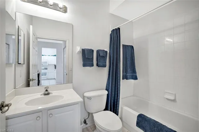 $359,900 | 3972 Bishopwood Court East, Unit 2203, Naples, FL 34114