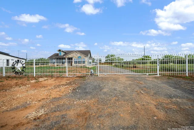 $349,000 | 7306 Tiff Nicole, Von Ormy, TX 78073