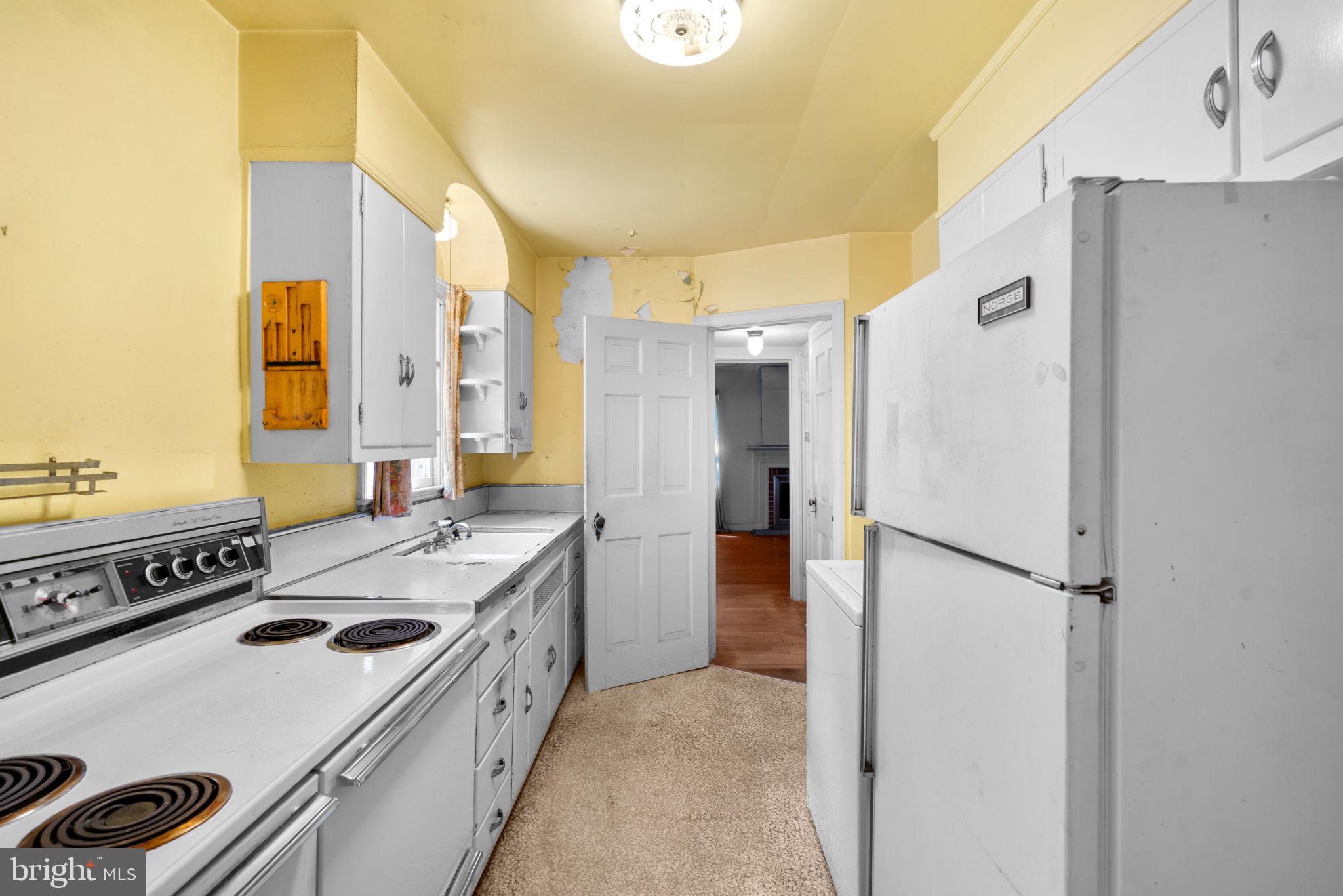 6824 Campfield Road Gwynn Oak, MD 21207 - Photo 11 of 40 Kitchen
