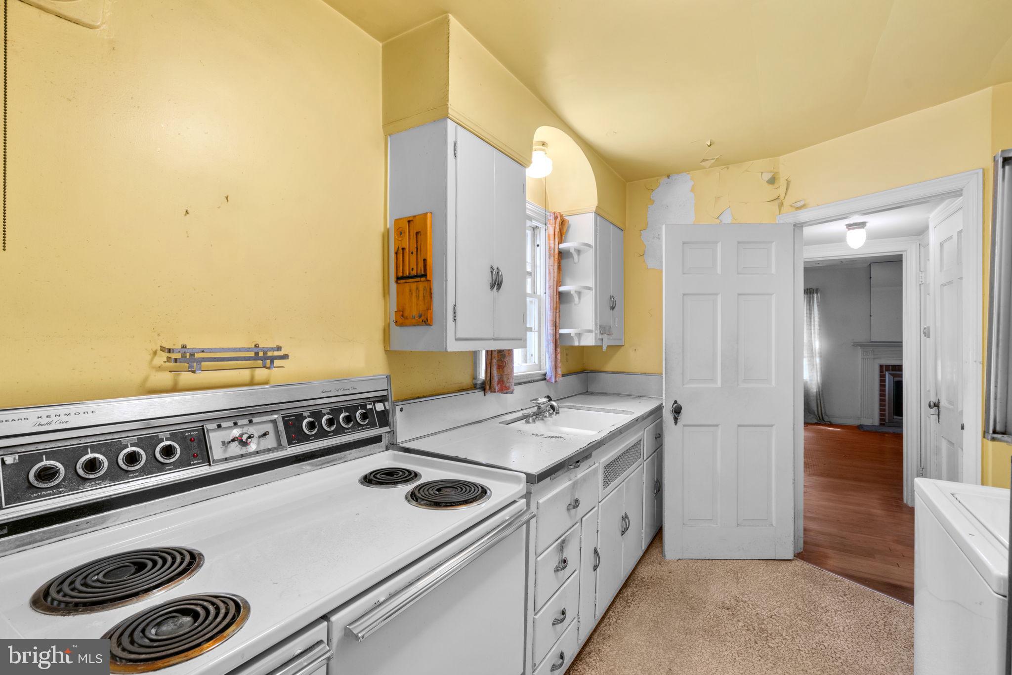 6824 Campfield Road Gwynn Oak, MD 21207 - Photo 12 of 40 Kitchen