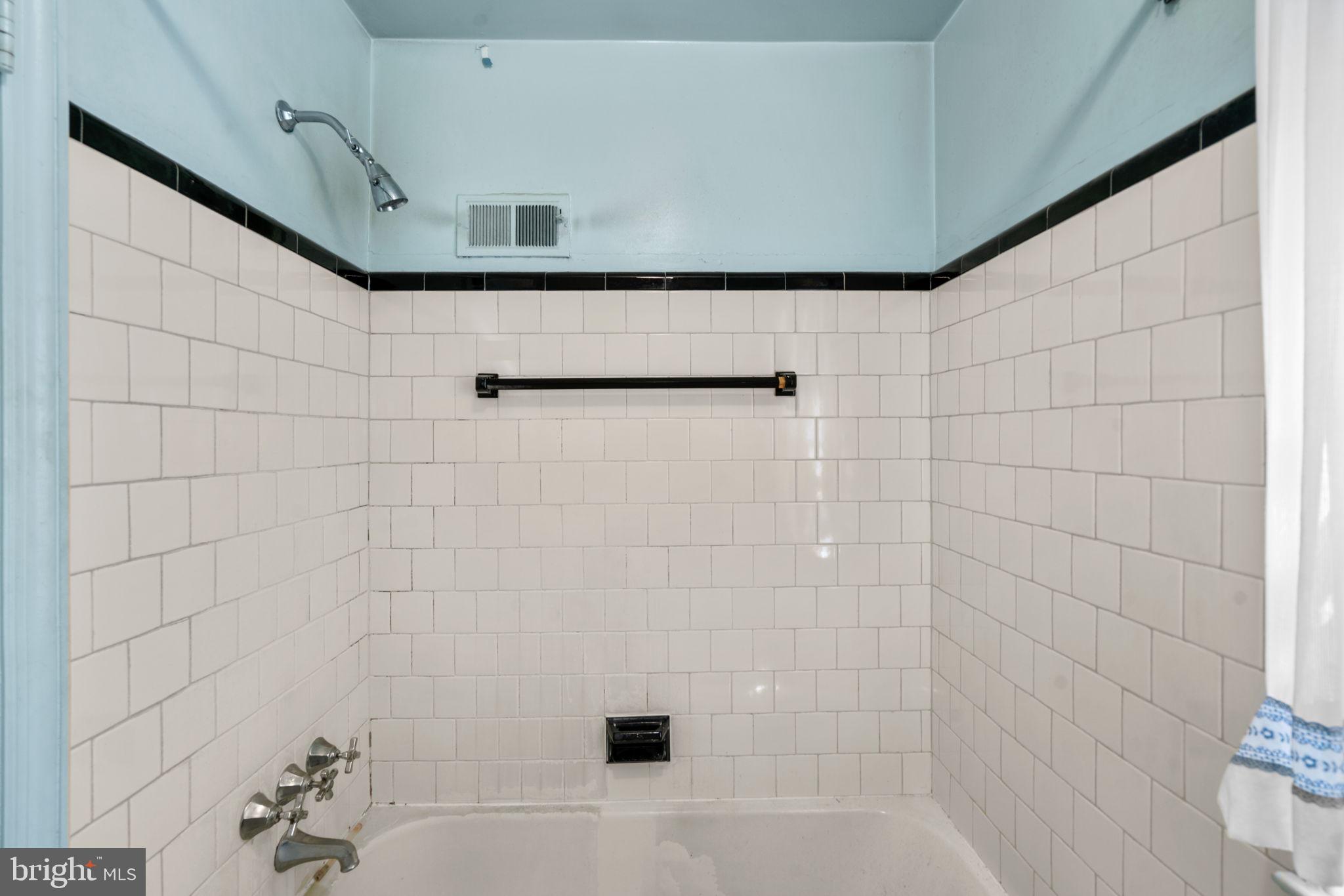 6824 Campfield Road Gwynn Oak, MD 21207 - Photo 23 of 40 Upper Level Hall Bath