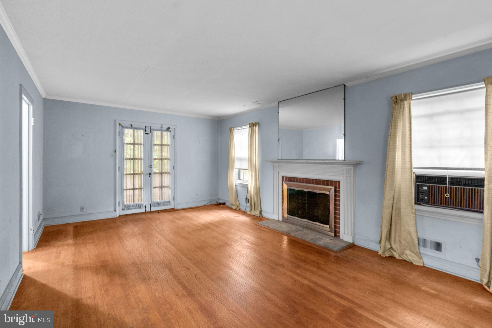 6824 Campfield Road Gwynn Oak, MD 21207 - Photo 3 of 40 Living Room