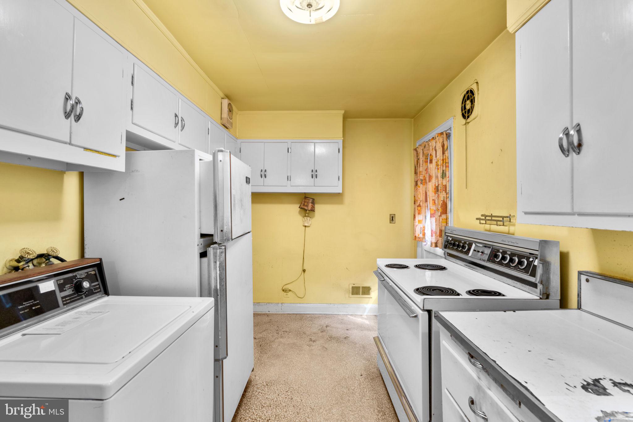 6824 Campfield Road Gwynn Oak, MD 21207 - Photo 10 of 40 Kitchen