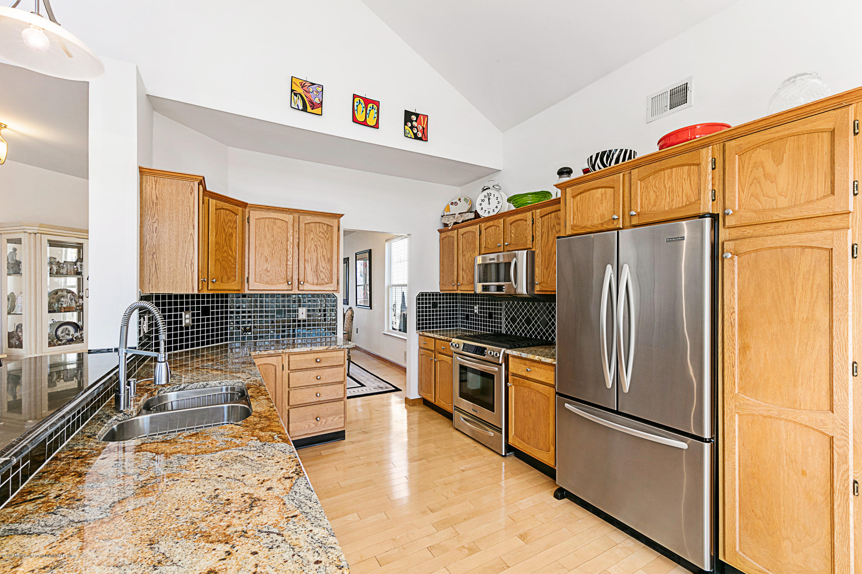 12 Raleigh Pass Colts Neck, NJ 07722 - Photo 11 of 50 12RaleighOnline-24