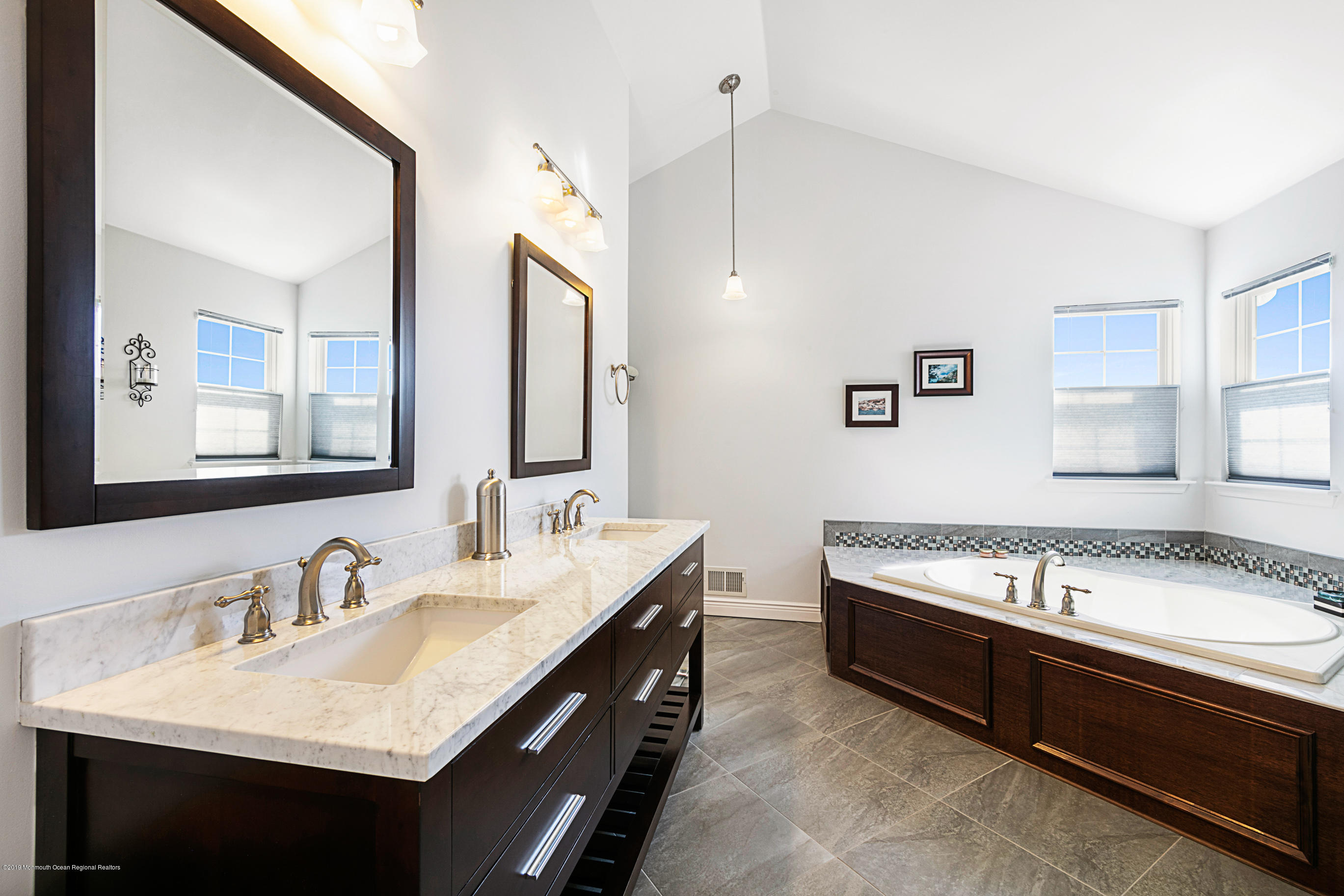 12 Raleigh Pass Colts Neck, NJ 07722 - Photo 30 of 50 12RaleighOnline-51