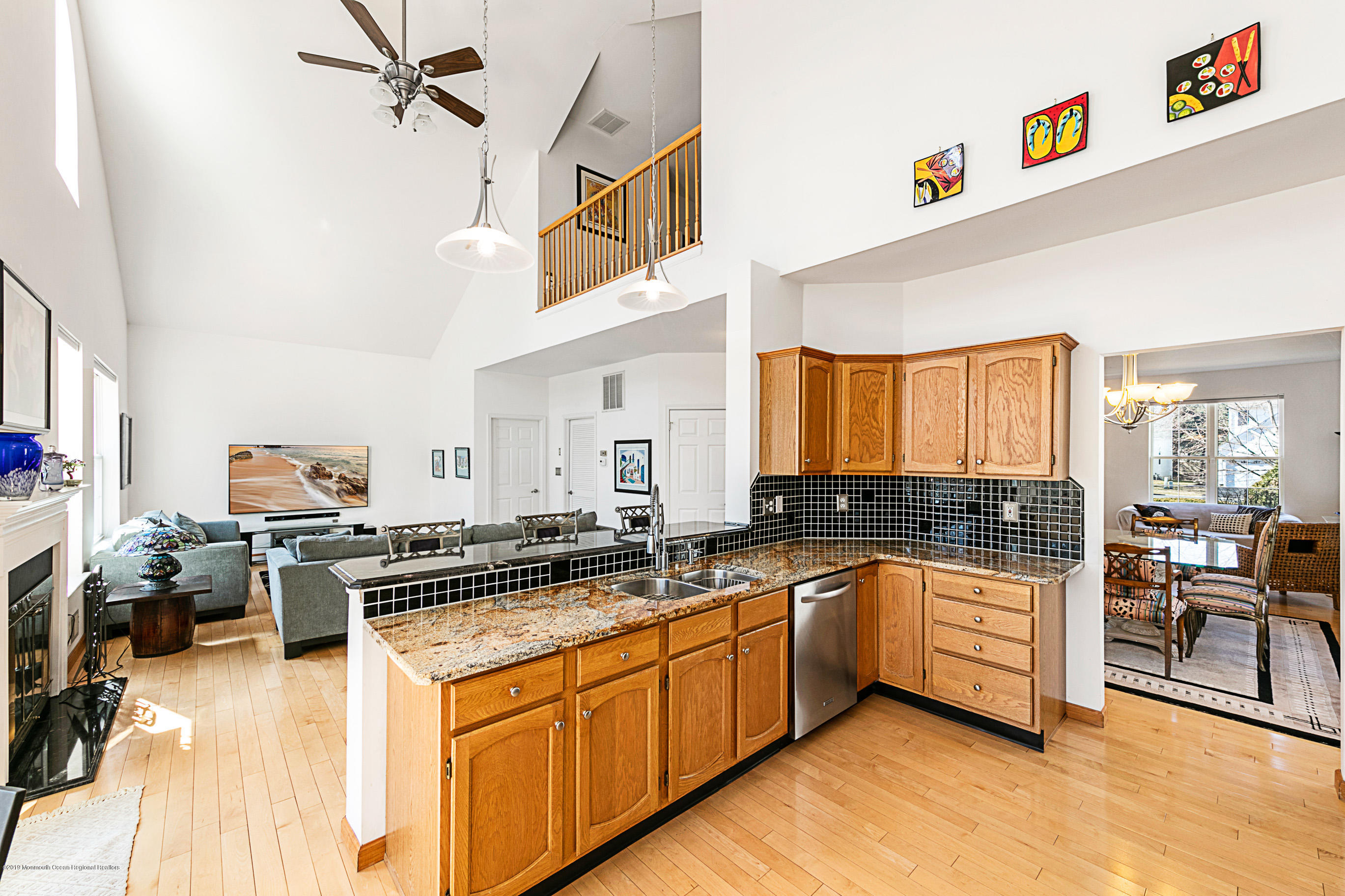 12 Raleigh Pass Colts Neck, NJ 07722 - Photo 10 of 50 12RaleighOnline-25