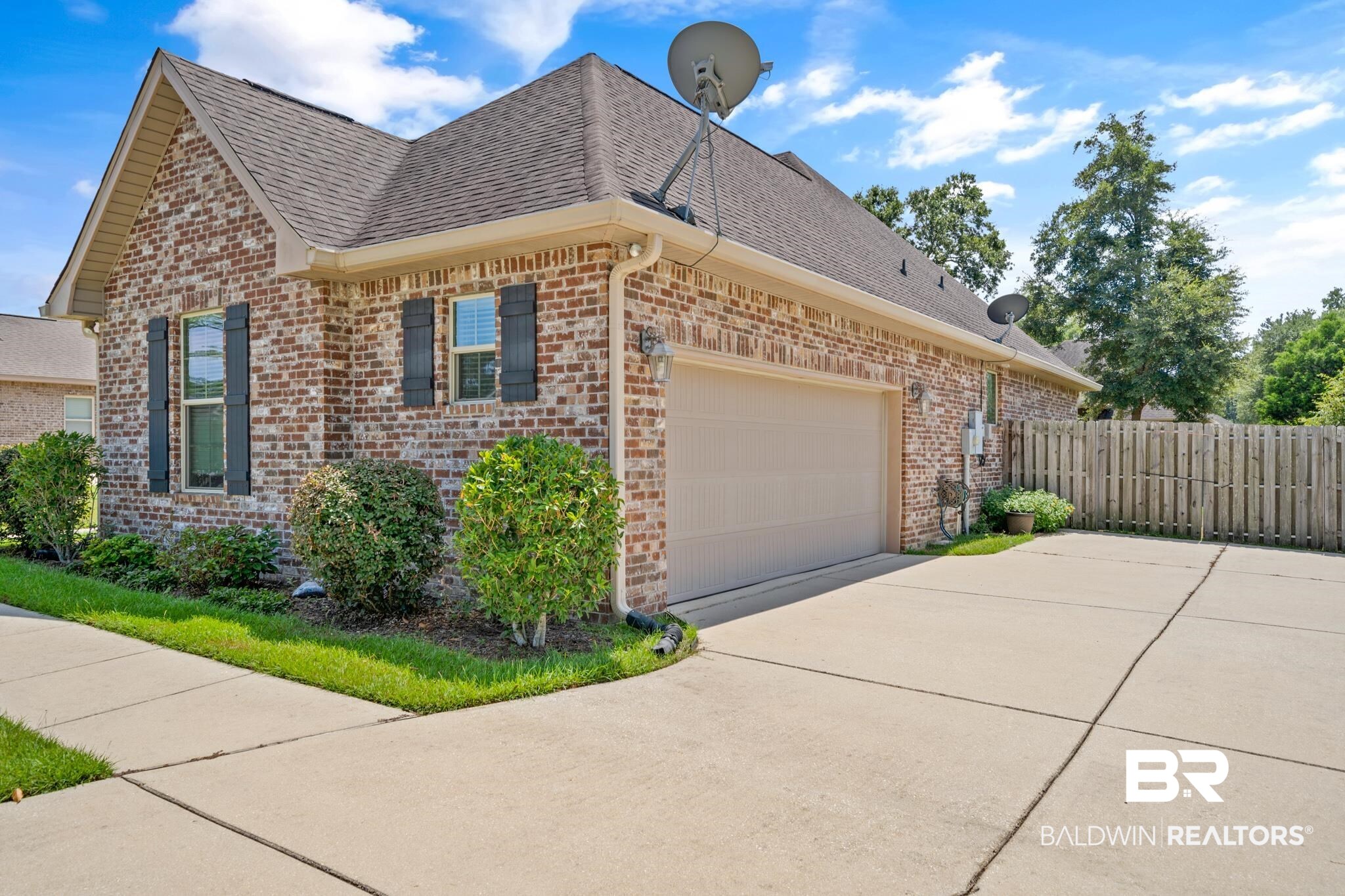 1084 Tampa Avenue Foley, AL 36535 - Photo 3 of 26