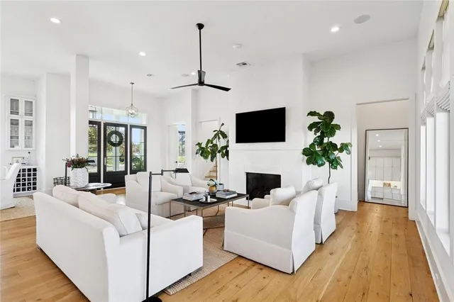 $1,185,000 | 801 Chretien Point Avenue, Covington, LA 70433