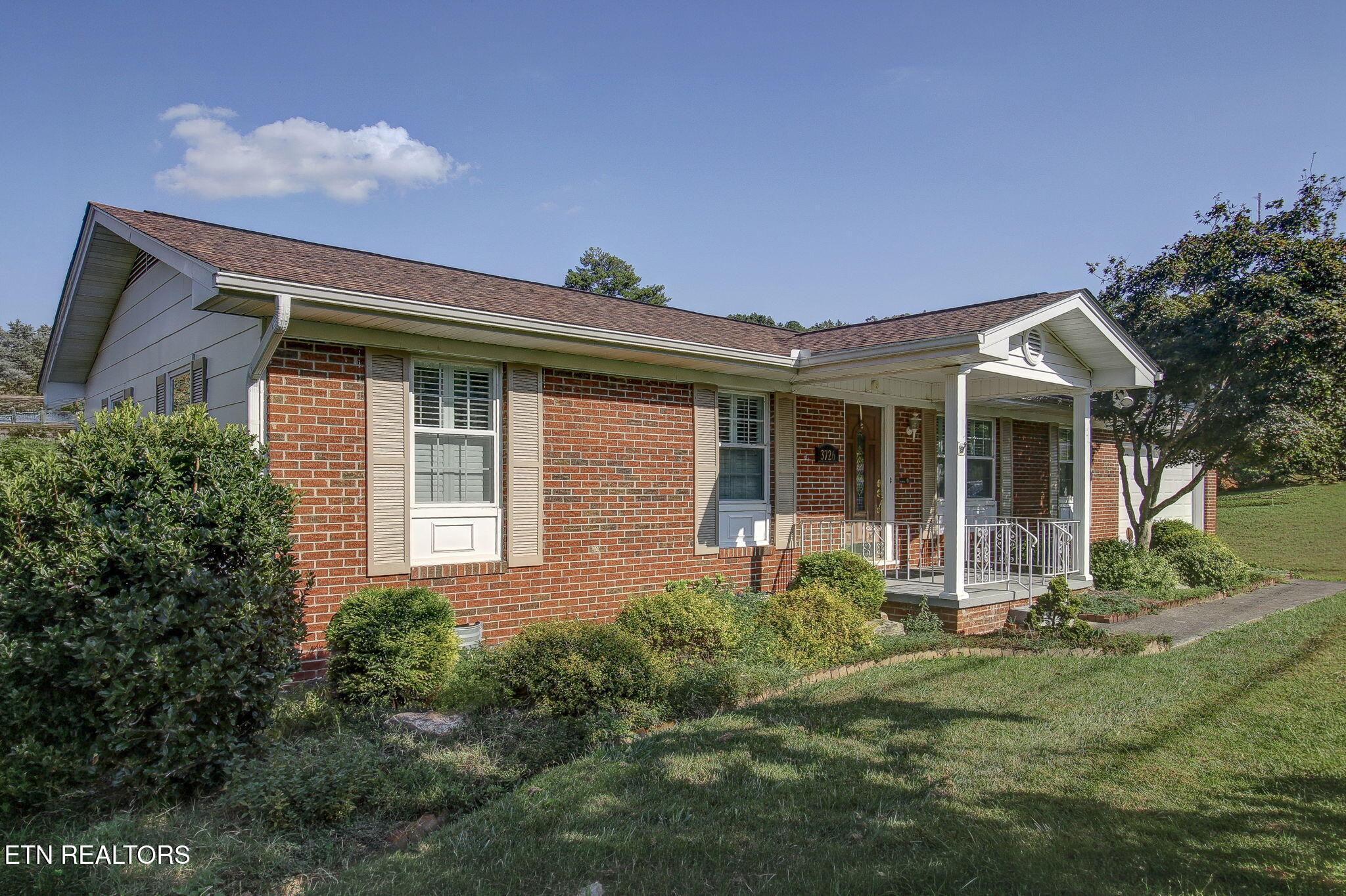 3726 Cherrylog Road Knoxville, TN 37921 - Photo 2 of 34 Front of Property