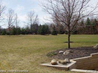 5028 Ridge Trail South Clarkston, MI 48348 - Photo 4 of 14 Backyard