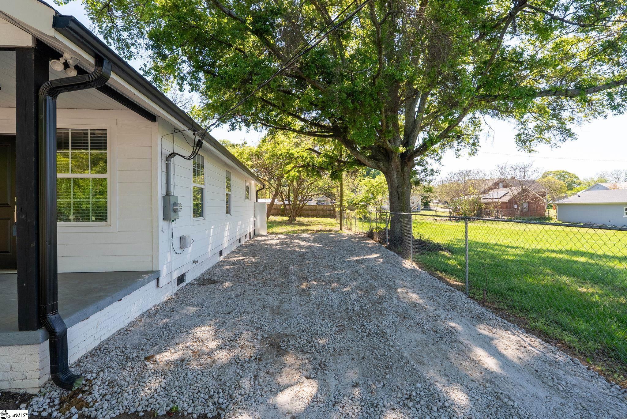 19 Jamison Street Greenville, SC 29611 - Photo 35 of 42