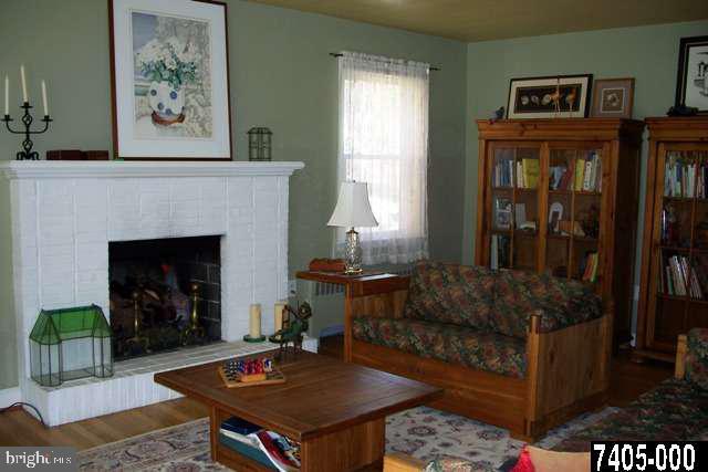 155 Springdale Road York, PA 17403 - Photo 3 of 25 Gallery Image 3