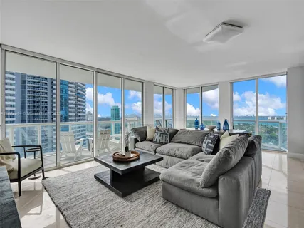 $1,550,000 | 6365 Collins Avenue, Unit 2007, Miami Beach, FL 33141