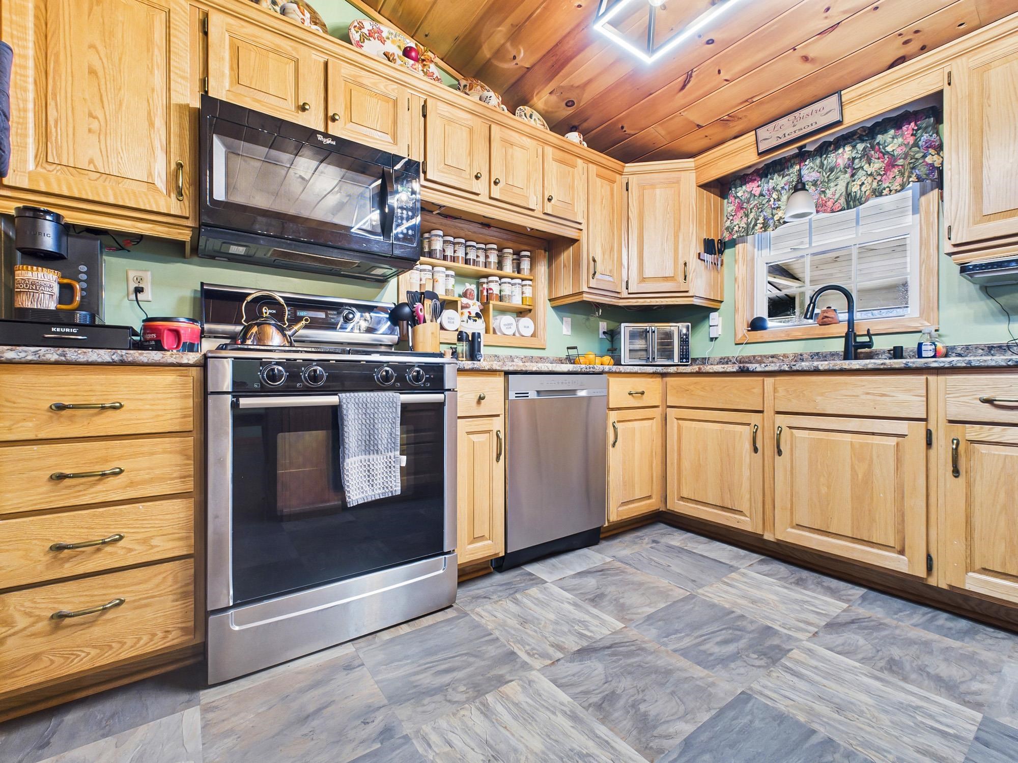 361 Jackson Lodge Road Canaan, VT 05903 - Photo 5 of 58