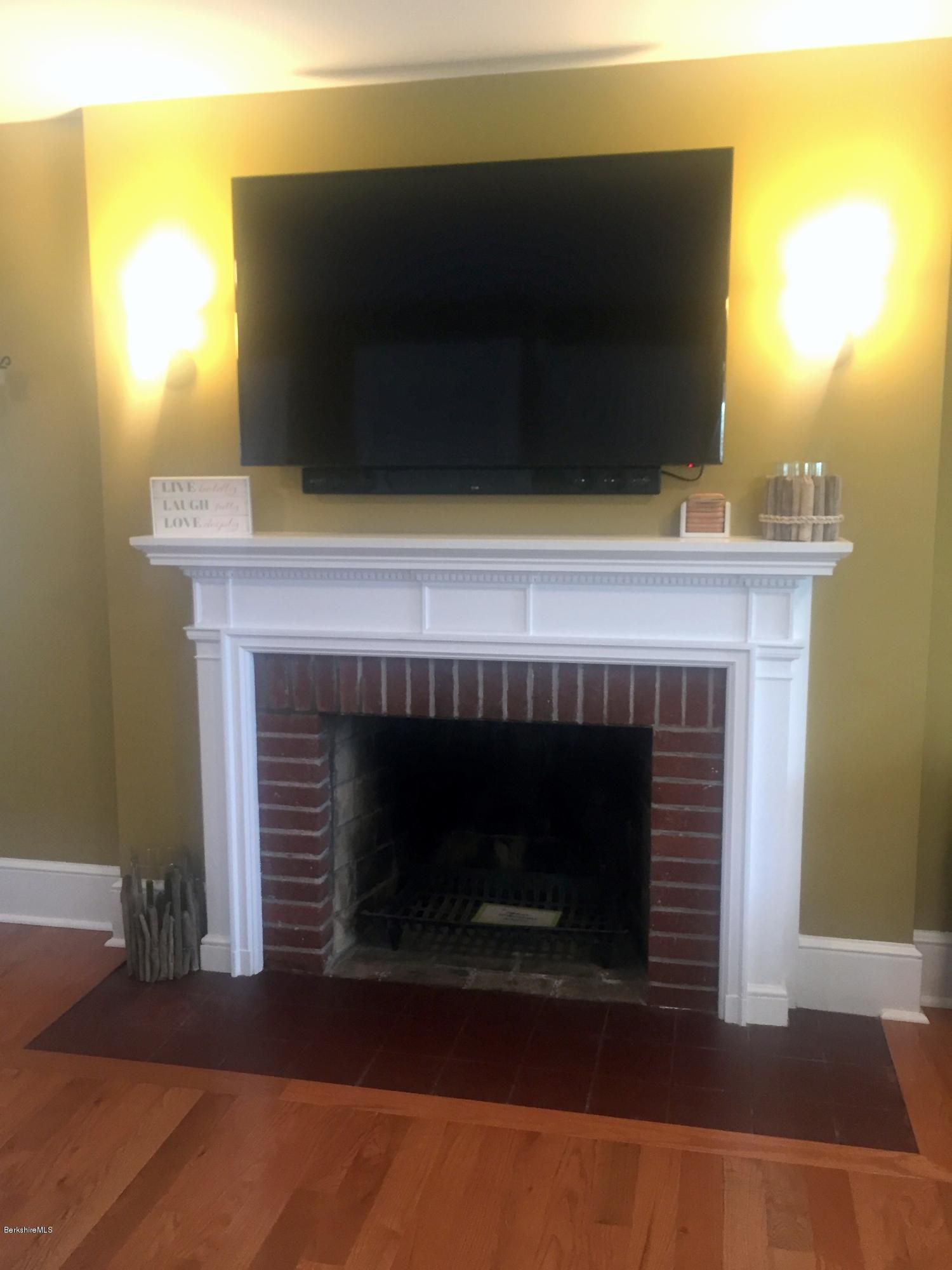 104 Ridge Avenue Pittsfield, MA 01201 - Photo 9 of 23 9-30-018