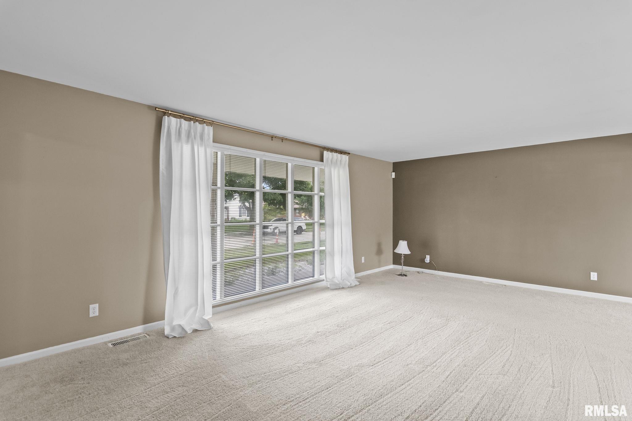2601 Interlacken Road Springfield, IL 62704 - Photo 7 of 46