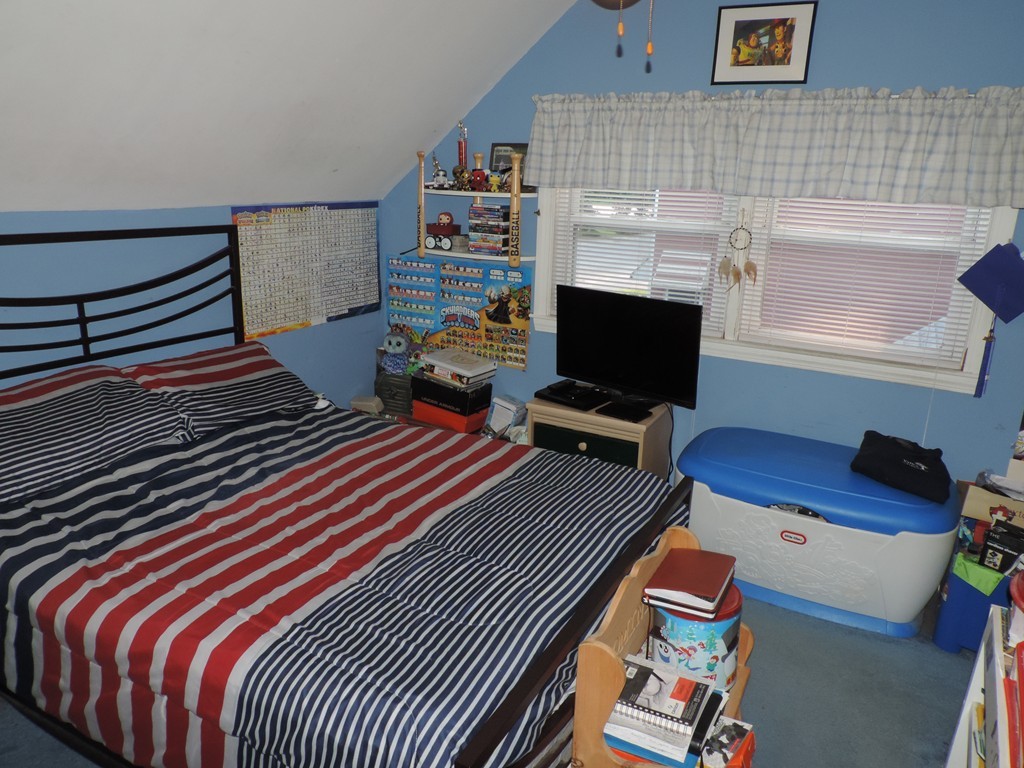 409 Douglas Road Lowell, MA 01852 - Photo 18 of 26 Gallery Image 18