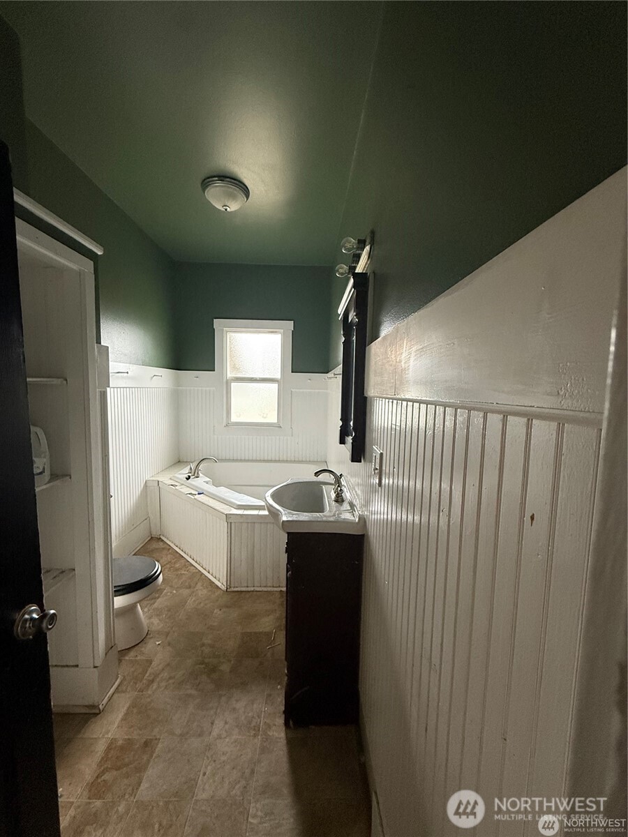 521 West King Street Aberdeen, WA 98520 - Photo 9 of 20