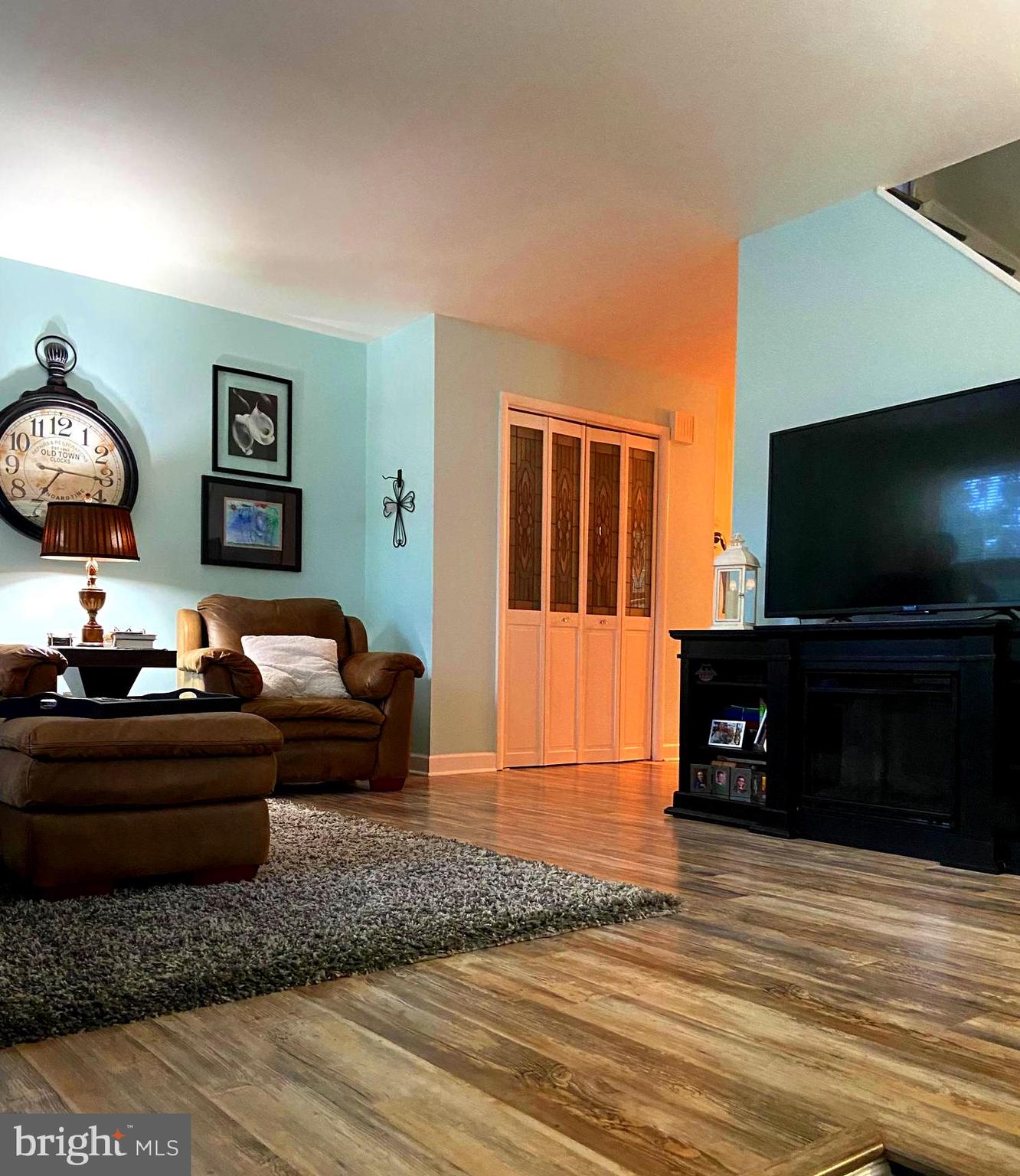 210 Hickory Hill Road Philadelphia, PA 19154 - Photo 3 of 28 Gallery Image 3