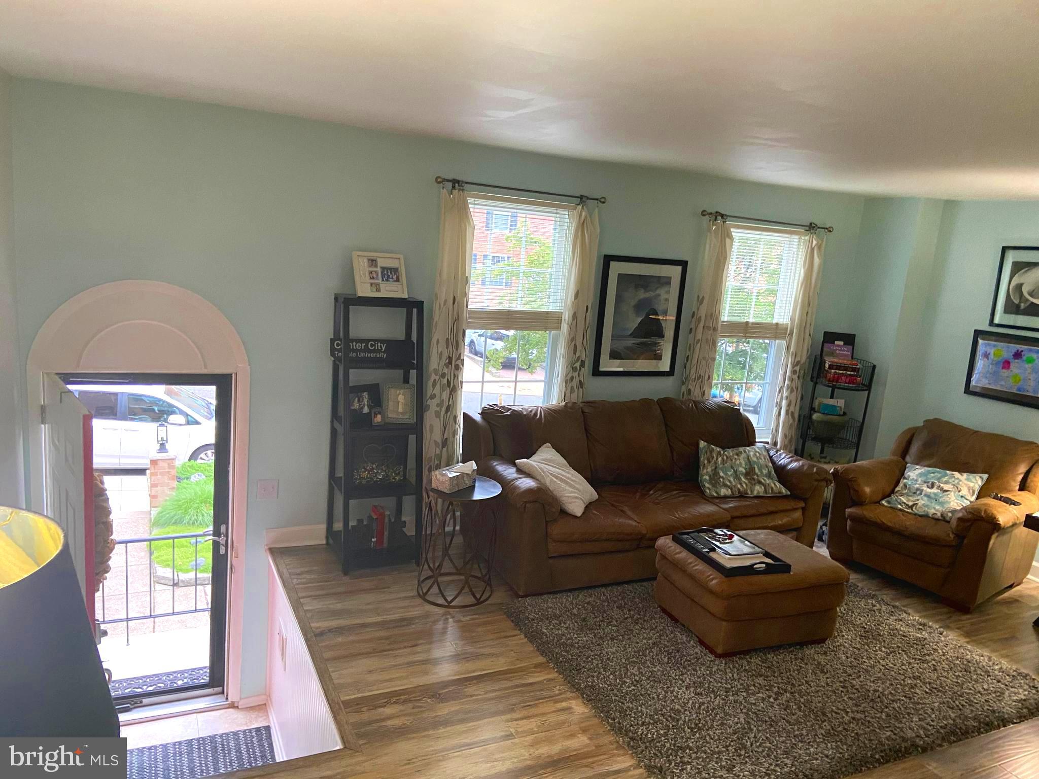 210 Hickory Hill Road Philadelphia, PA 19154 - Photo 4 of 28 Gallery Image 4